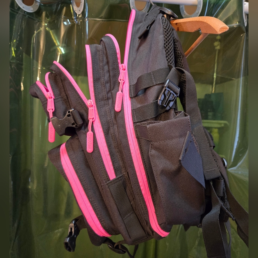 Wolfpak 25L Black Neon Pink Meal Prep Management - Picture 5 of 5